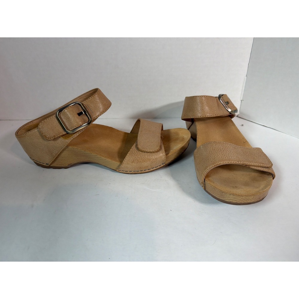 Dansko Tan Pebbled Leather Wedge Sandals Ankle Strap Buckle Women's 38 US 7.5-8
